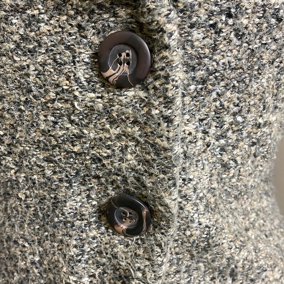 Cabi Two button sweater size medium - Picture 3 of 9